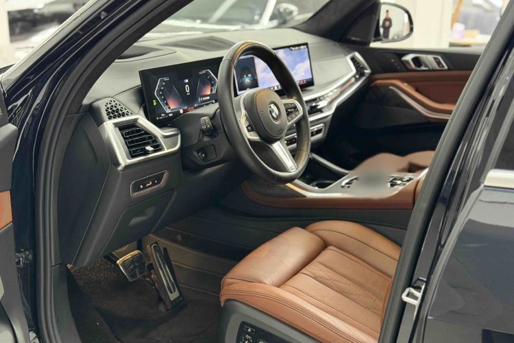 Used BMW X7 2023 xDrive40i Luxury M Sport Package Interior 4