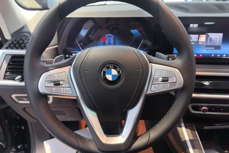 Used BMW X7 2023 xDrive40i Luxury Package with Leading Features Interior 5