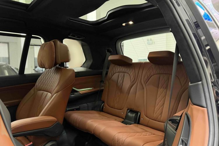 Used BMW X7 2023 xDrive40i Luxury M Sport Package Interior 6