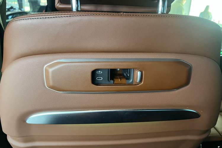 Used BMW X7 2023 xDrive40i Luxury M Sport Package Interior 7