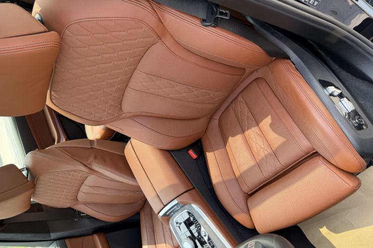 Used BMW X7 2023 xDrive40i Luxury M Sport Package Interior 8