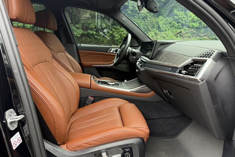 Used BMW X7 2023 xDrive40i Luxury M Sport Package Interior 8
