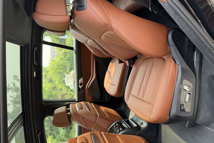 Used BMW X7 2023 xDrive40i Luxury M Sport Package Interior 9