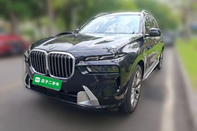 Used BMW X7 2023 xDrive40i Luxury Package with Leading Features