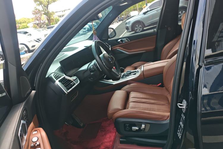 Used BMW X7 2023 xDrive40i Luxury M Sport Package Left Front Seat