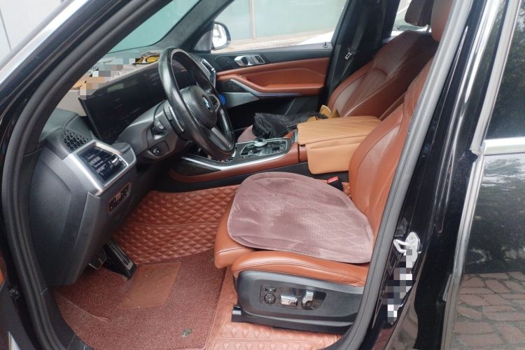 Used BMW X7 2023 xDrive40i Luxury M Sport Package Left Front Seat