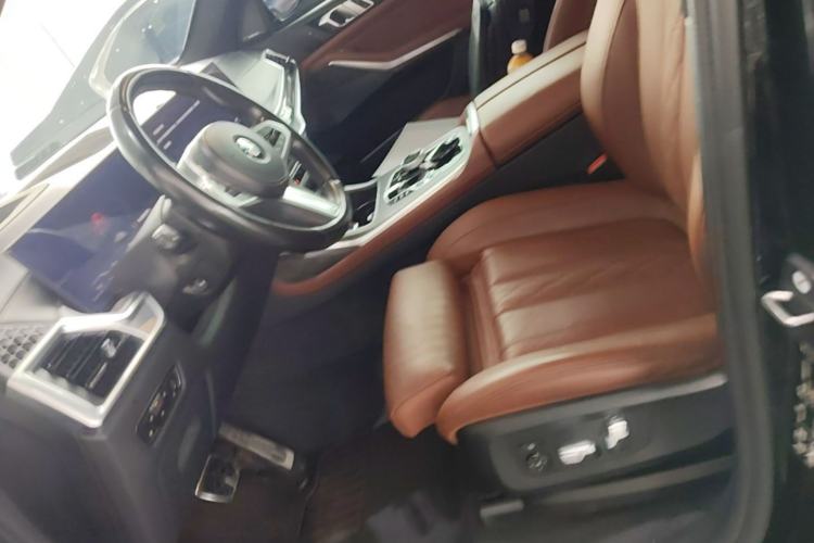 Used BMW X7 2023 xDrive40i Luxury M Sport Package Left Front Seat