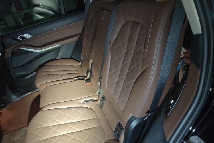 Used BMW X7 2023 xDrive40i Luxury Package with Leading Features Left Rear Seat