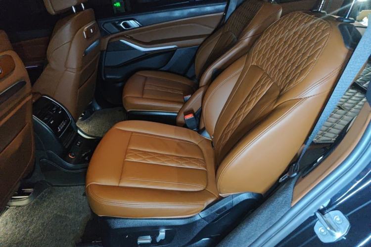 Used BMW X7 2023 xDrive40i Luxury M Sport Package Left Rear Seat
