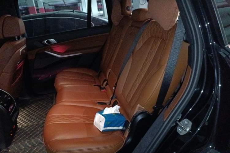 Used BMW X7 2023 xDrive40i Luxury Package with Leading Features Left Rear Seat