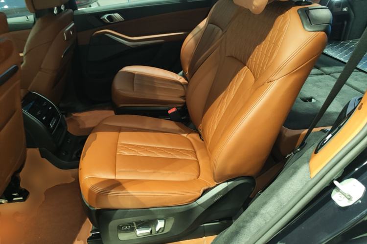 Used BMW X7 2023 xDrive40i Luxury M Sport Package Left Rear Seat