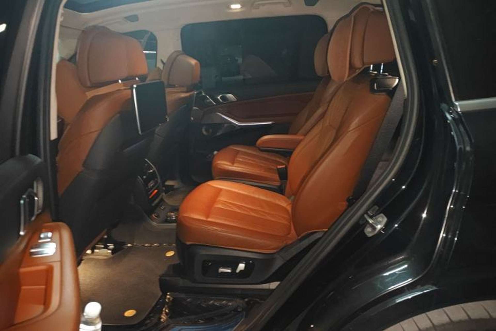 Used BMW X7 2023 xDrive40i Executive M Sport Package Left Rear Seat
