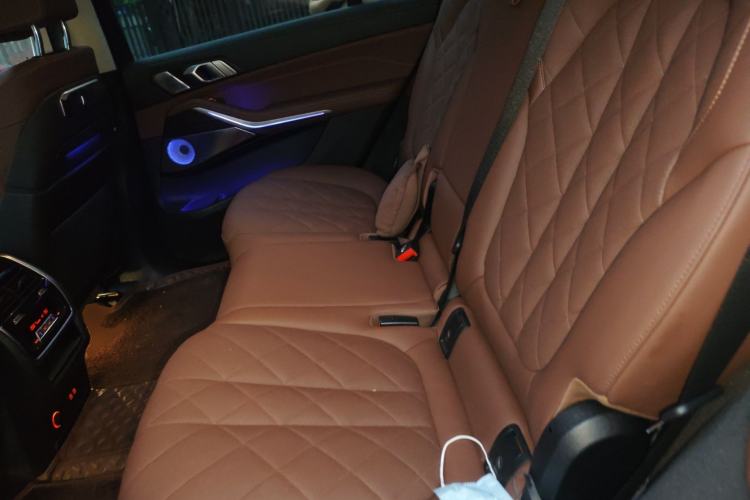 Used BMW X7 2023 xDrive40i Luxury Package with Leading Features Left Rear Seat