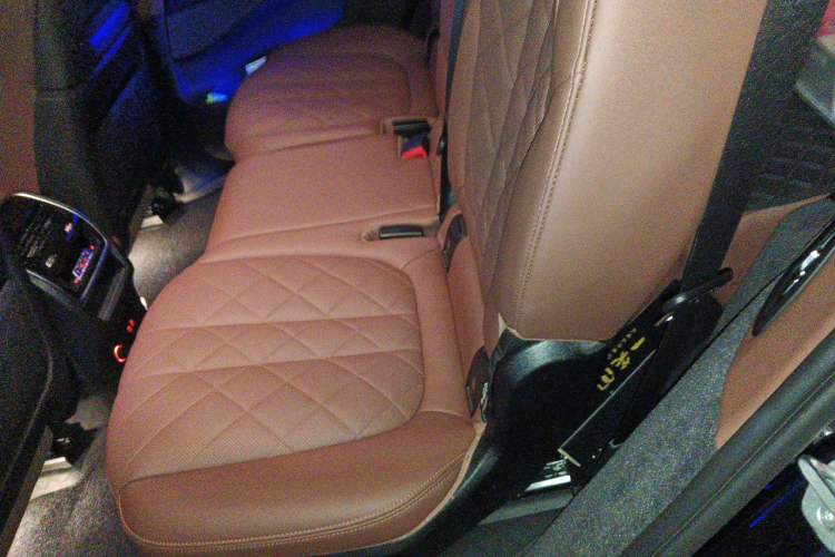 Used BMW X7 2023 xDrive40i Luxury Package with Leading Features Left Rear Seat