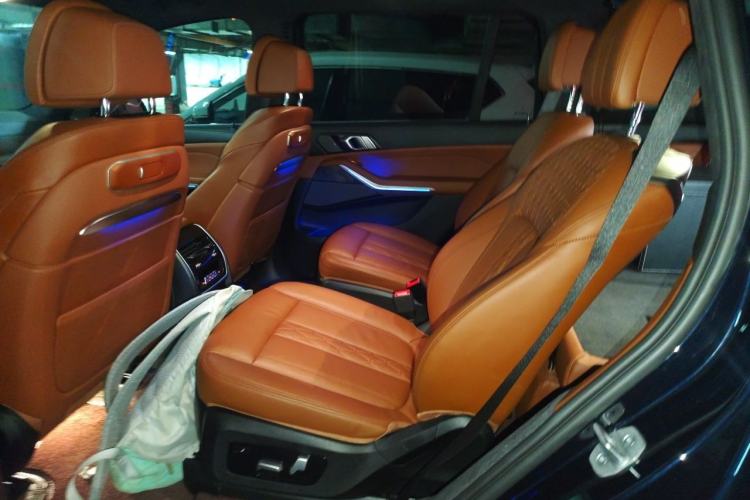 Used BMW X7 2023 xDrive40i Luxury M Sport Package Left Rear Seat