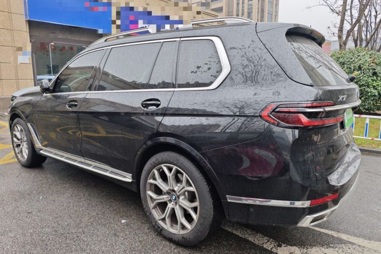 Used BMW X7 2023 xDrive40i Luxury Package with Leading Features Left Side