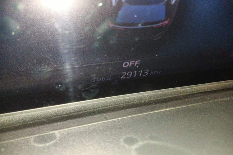 Used BMW X7 2023 xDrive40i Luxury Package with Leading Features Odometer Close Up