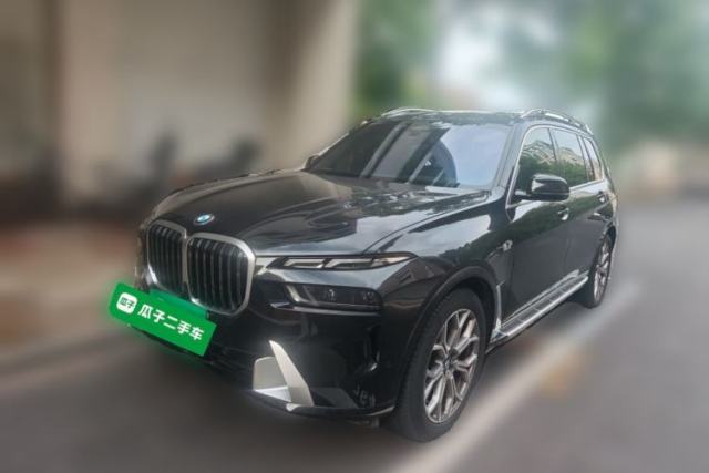 Used BMW X7 2023 xDrive40i Luxury Package with Leading Features