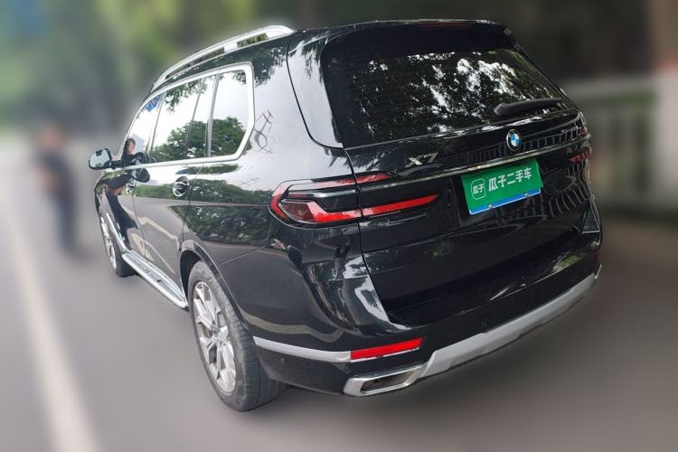 Used BMW X7 2023 xDrive40i Luxury Package with Leading Features Rear Left 45 Deg