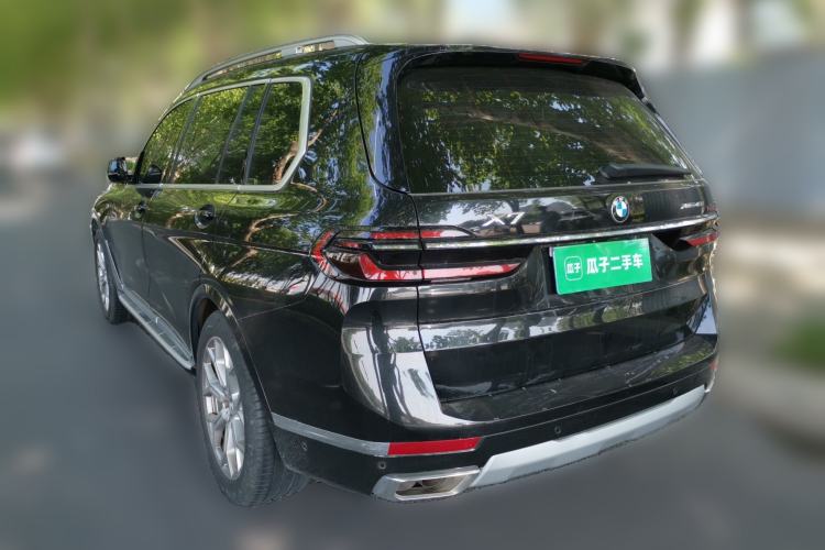 Used BMW X7 2023 xDrive40i Luxury Package with Leading Features Rear Left 45 Deg