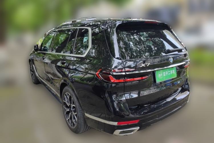 Used BMW X7 2023 xDrive40i Luxury Package with Leading Features Rear Left 45 Deg