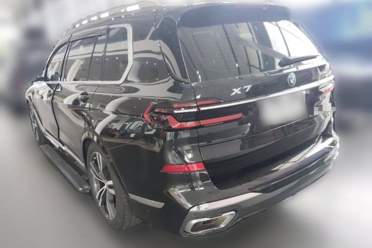 Used BMW X7 2023 xDrive40i Luxury M Sport Package Rear Left 45 Deg