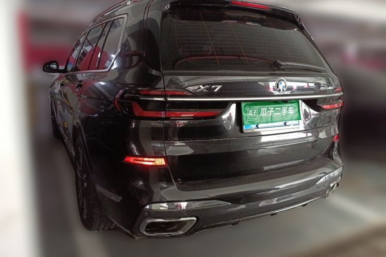 Used BMW X7 2023 xDrive40i Luxury Package with Leading Features Rear Left 45 Deg