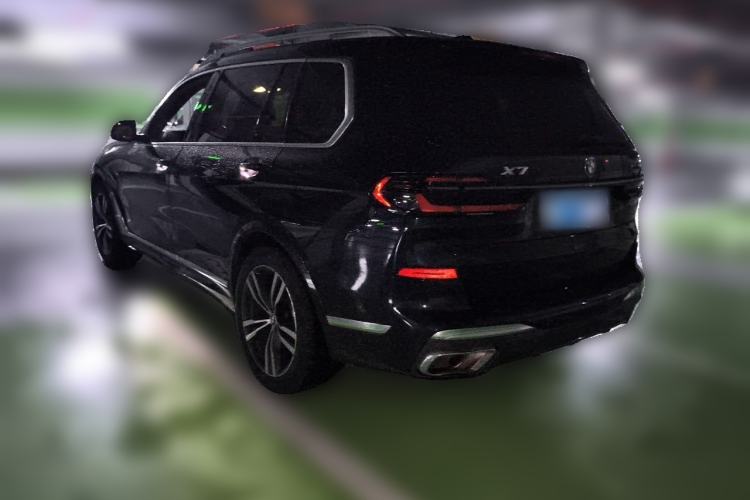 Used BMW X7 2023 xDrive40i Luxury M Sport Package Rear Left 45 Deg