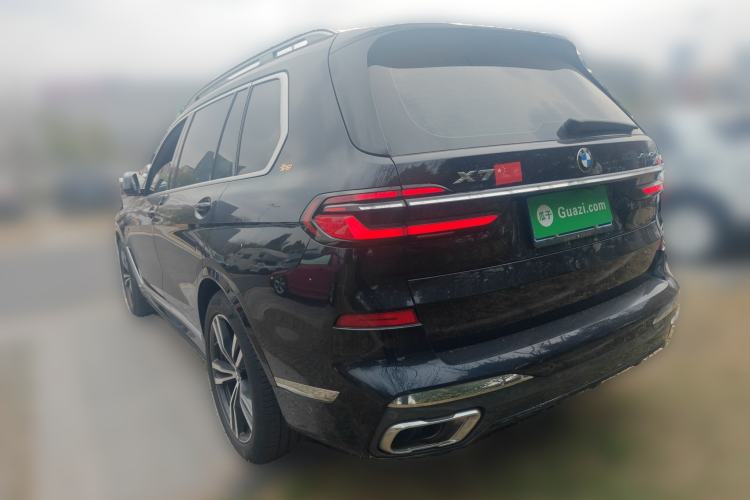 Used BMW X7 2023 xDrive40i Luxury M Sport Package Rear Left 45 Deg