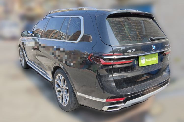 Used BMW X7 2023 xDrive40i Luxury Package with Leading Features Rear Left 45 Deg