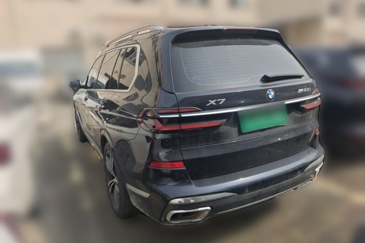 Used BMW X7 2023 xDrive40i Luxury Package with Leading Features Rear Left 45 Deg