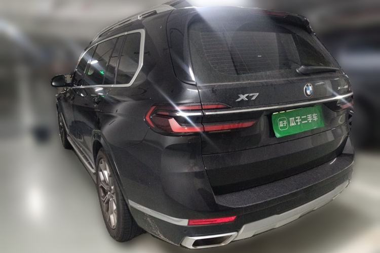 Used BMW X7 2023 xDrive40i Luxury Package with Leading Features Rear Left 45 Deg