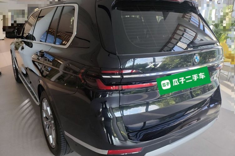 Used BMW X7 2023 xDrive40i Luxury Package with Leading Features Rear Left 45 Deg