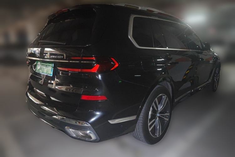 Used BMW X7 2023 xDrive40i Luxury M Sport Package Rear Right 45 Deg