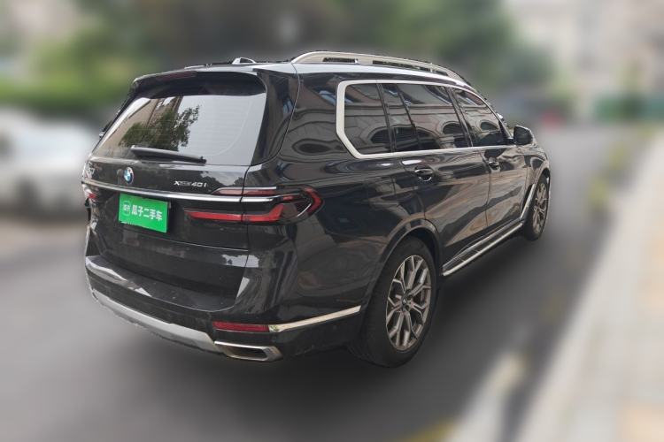 Used BMW X7 2023 xDrive40i Luxury Package with Leading Features Rear Right 45 Deg