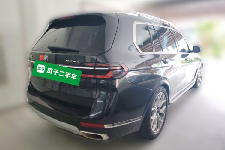 Used BMW X7 2023 xDrive40i Luxury Package with Leading Features Rear Right 45 Deg