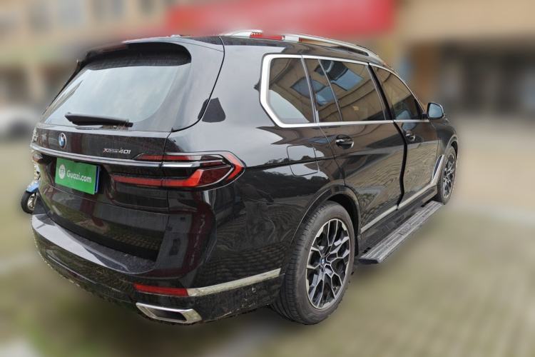 Used BMW X7 2023 xDrive40i Luxury Package with Leading Features Rear Right 45 Deg
