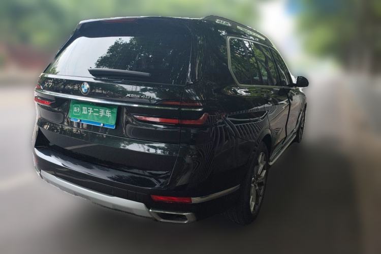 Used BMW X7 2023 xDrive40i Luxury Package with Leading Features Rear Right 45 Deg