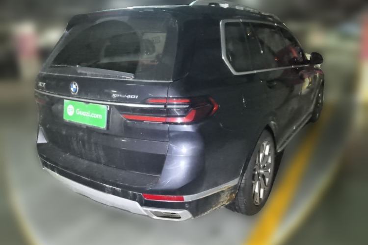 Used BMW X7 2023 xDrive40i Luxury Package with Leading Features Rear Right 45 Deg