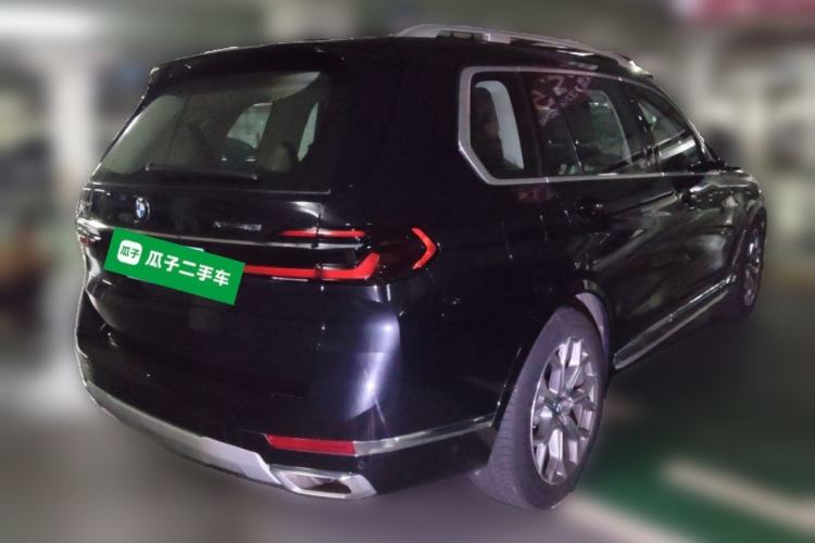 Used BMW X7 2023 xDrive40i Luxury Package with Leading Features Rear Right 45 Deg