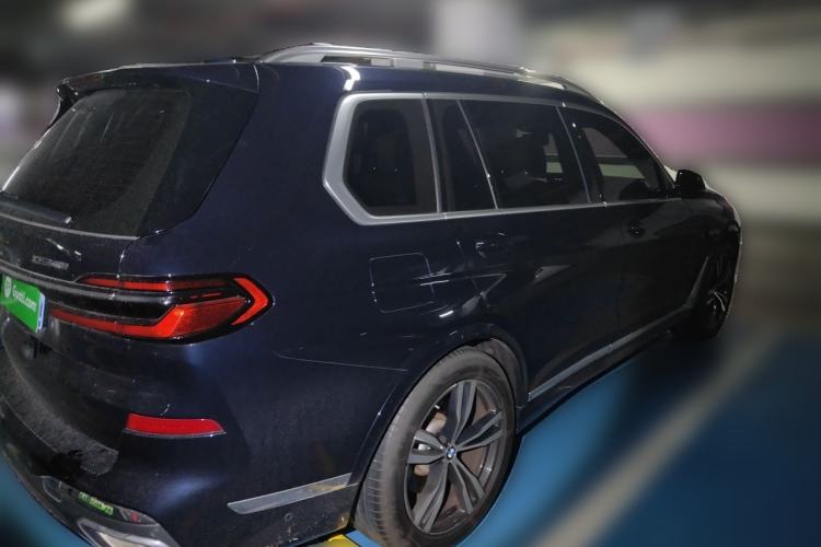 Used BMW X7 2023 xDrive40i Luxury M Sport Package Rear Right 45 Deg