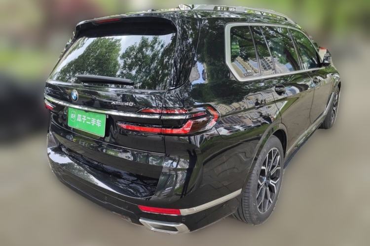 Used BMW X7 2023 xDrive40i Luxury Package with Leading Features Rear Right 45 Deg