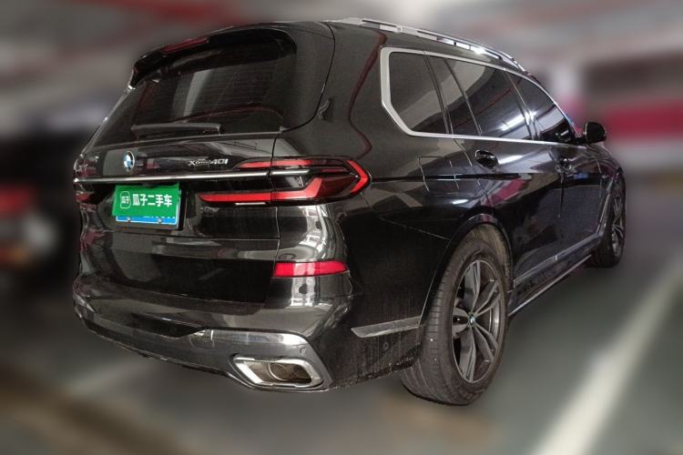 Used BMW X7 2023 xDrive40i Luxury Package with Leading Features Rear Right 45 Deg