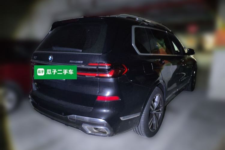 Used BMW X7 2023 xDrive40i Luxury M Sport Package Rear Right 45 Deg