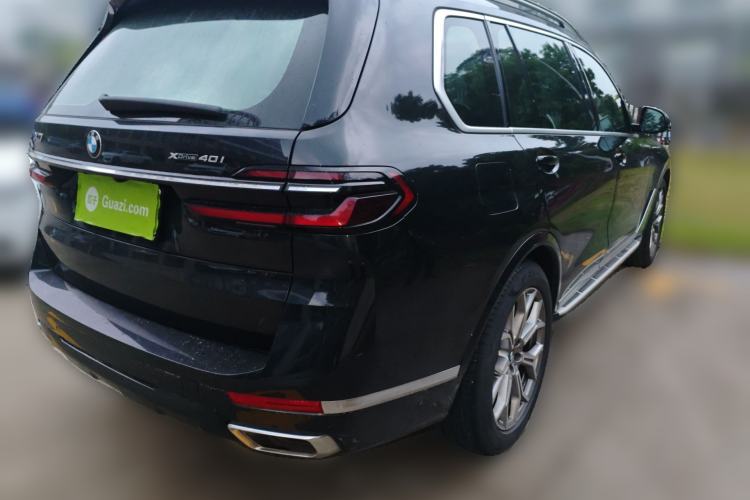 Used BMW X7 2023 xDrive40i Luxury Package with Leading Features Rear Right 45 Deg