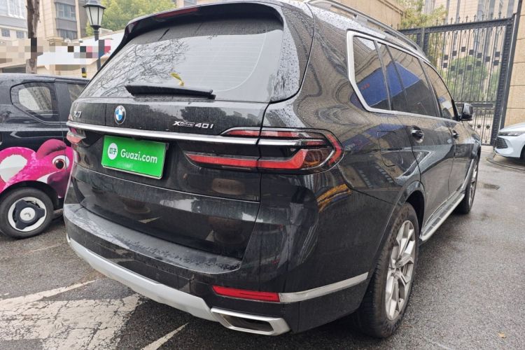 Used BMW X7 2023 xDrive40i Luxury Package with Leading Features Rear Right 45 Deg