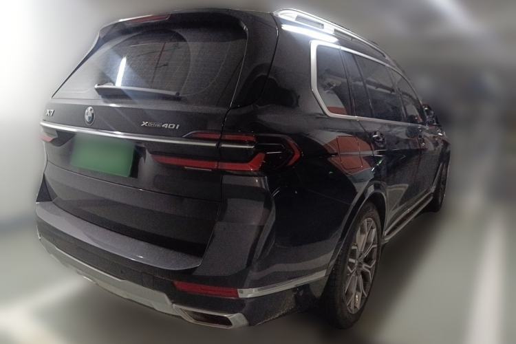 Used BMW X7 2023 xDrive40i Luxury Package with Leading Features Rear Right 45 Deg