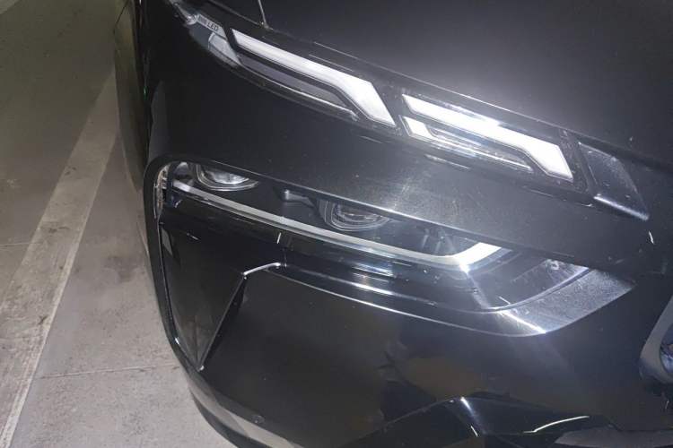 Used BMW X7 2023 xDrive40i Luxury M Sport Package Right Front Headlight