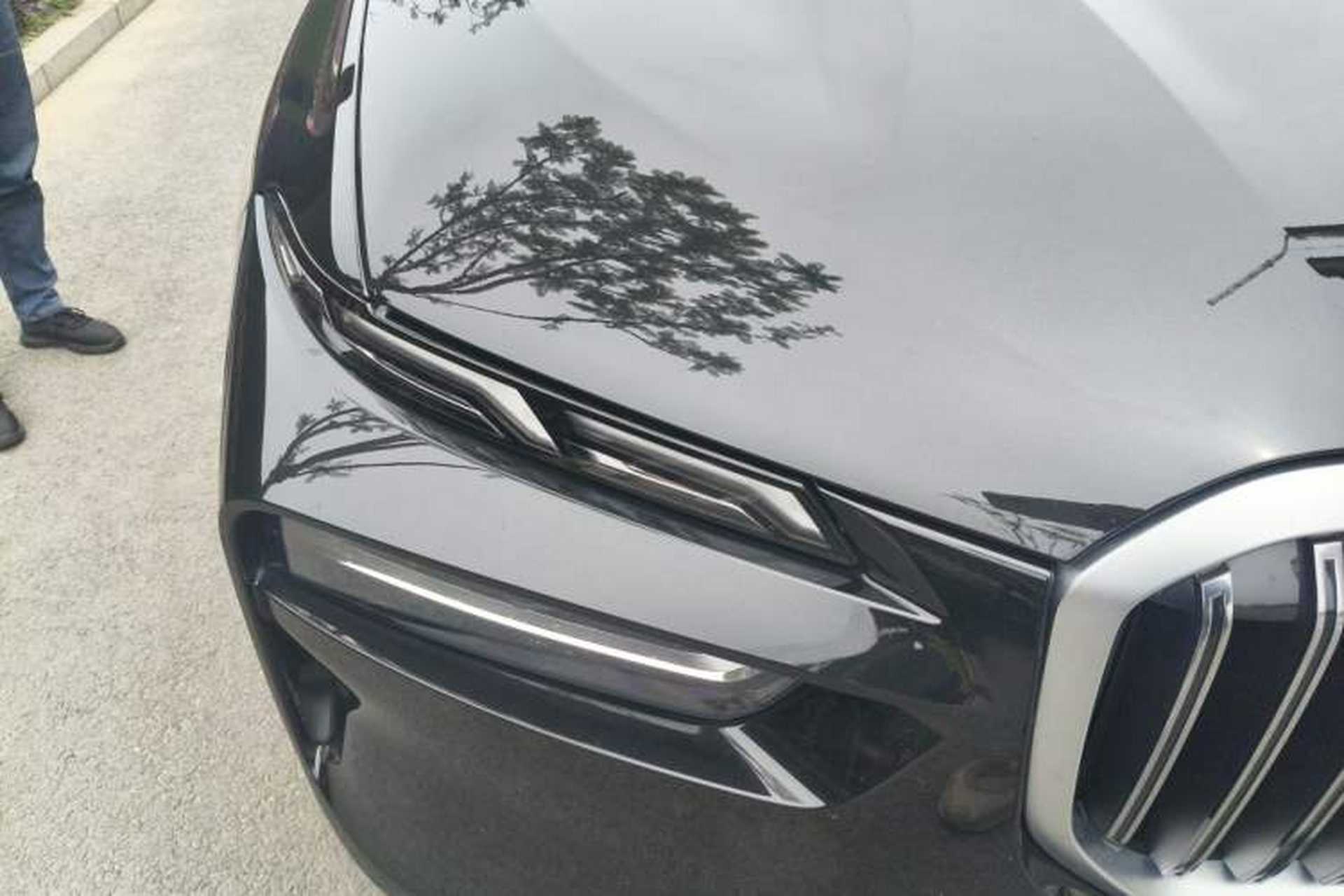 Used BMW X7 2023 xDrive40i Luxury Package with Leading Features Right Front Headlight