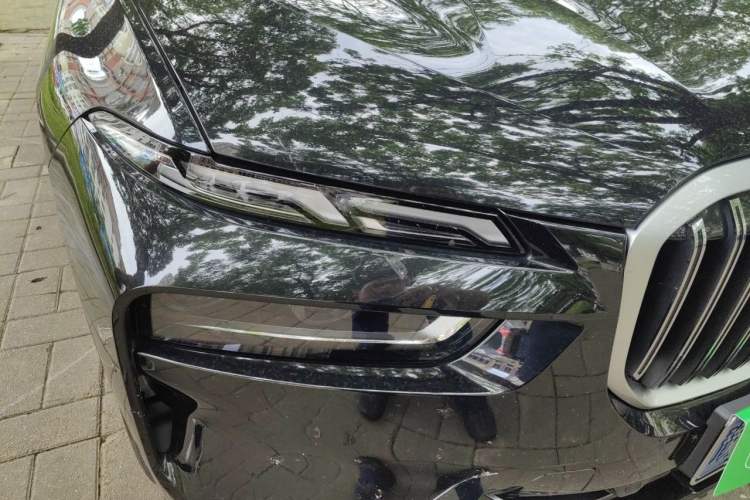 Used BMW X7 2023 xDrive40i Luxury Package with Leading Features Right Front Headlight